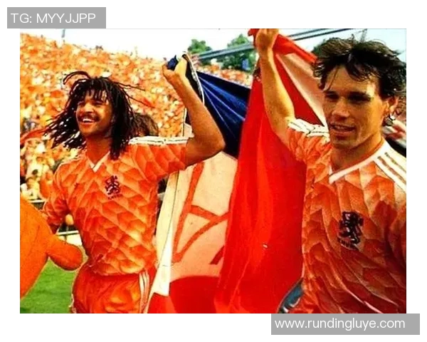 回顾足球历史中那些杰出的中场明星球员及其辉煌成就